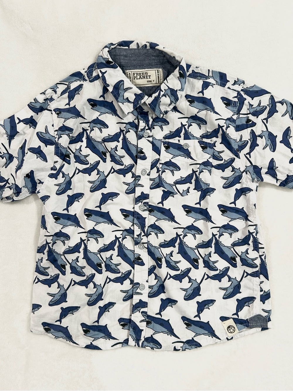Free Planet shark print button down shirt
short sleeve boys size 7 kids cotton